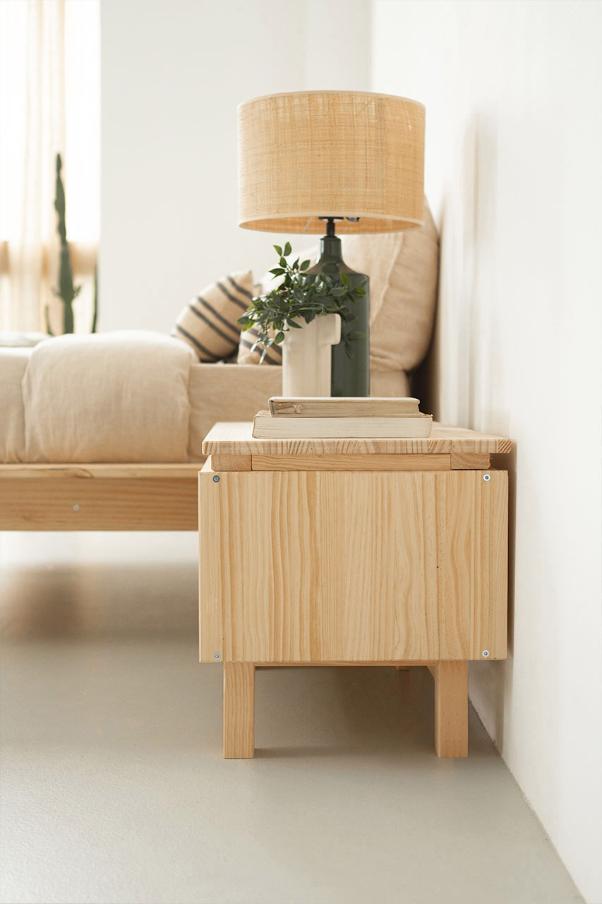 Imagen de ambiente 3 para:Mesilla de noche de madera natural